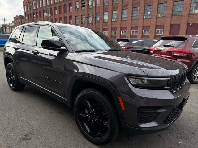 used 2022 Jeep Grand Cherokee car, priced at $30,594
