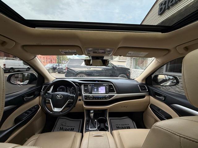 used 2019 Toyota Highlander car, priced at $22,934