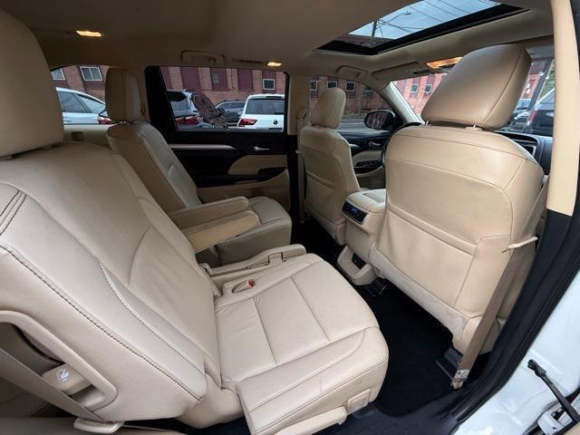 used 2019 Toyota Highlander car, priced at $22,934