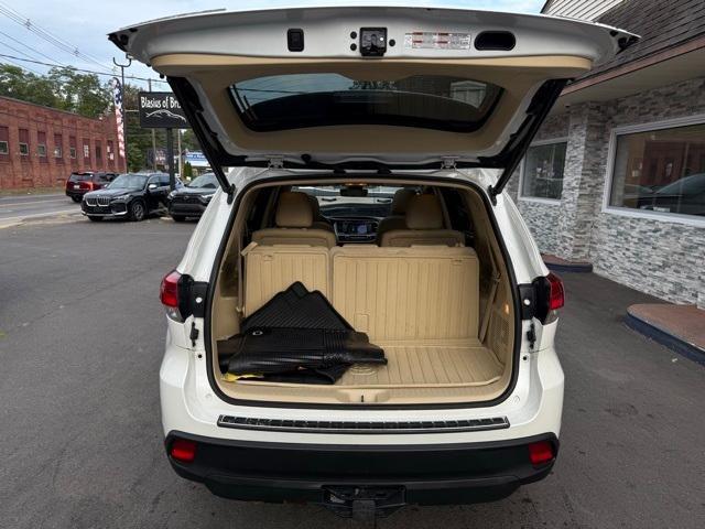 used 2019 Toyota Highlander car, priced at $22,934