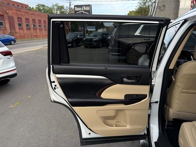 used 2019 Toyota Highlander car, priced at $22,934
