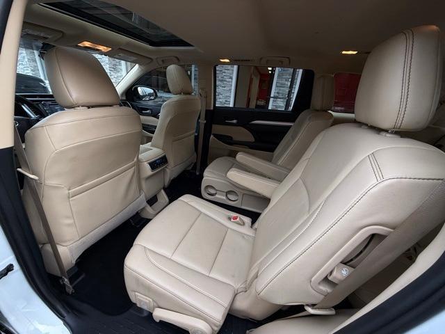 used 2019 Toyota Highlander car, priced at $22,934