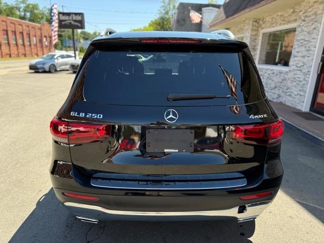 used 2022 Mercedes-Benz GLB 250 car, priced at $25,699