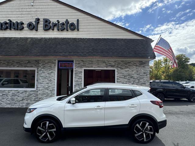 used 2022 Nissan Rogue Sport car, priced at $19,999