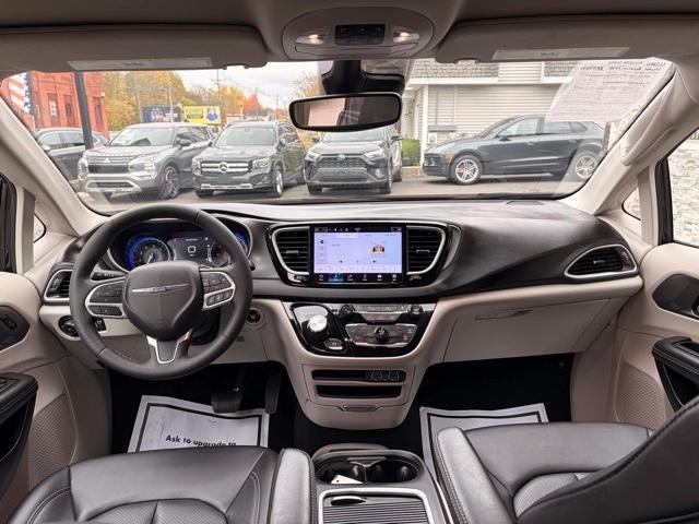used 2024 Chrysler Pacifica car, priced at $27,905