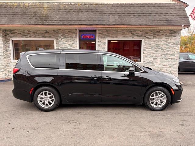 used 2024 Chrysler Pacifica car, priced at $27,905