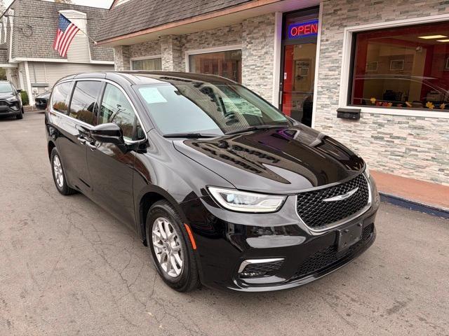 used 2024 Chrysler Pacifica car, priced at $27,905