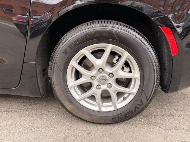 used 2024 Chrysler Pacifica car, priced at $27,905