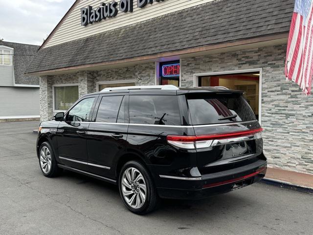 used 2022 Lincoln Navigator car, priced at $49,963