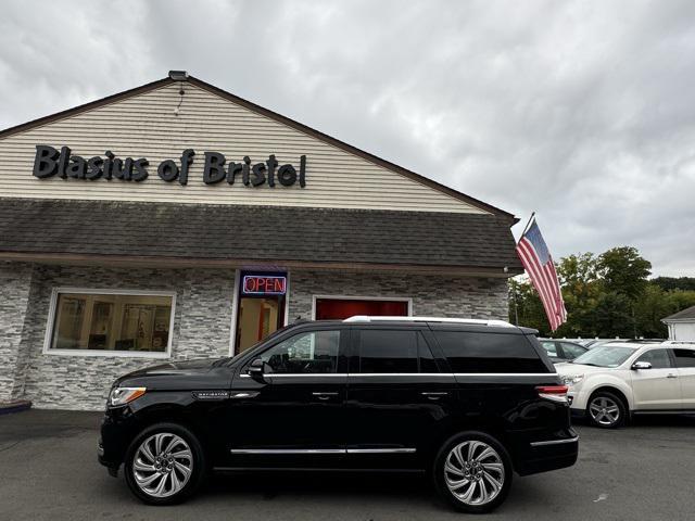 used 2022 Lincoln Navigator car, priced at $49,963