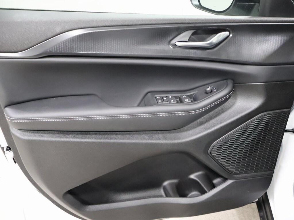 new 2025 Jeep Grand Cherokee L car, priced at $37,804