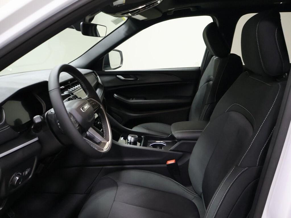 new 2025 Jeep Grand Cherokee L car, priced at $37,804