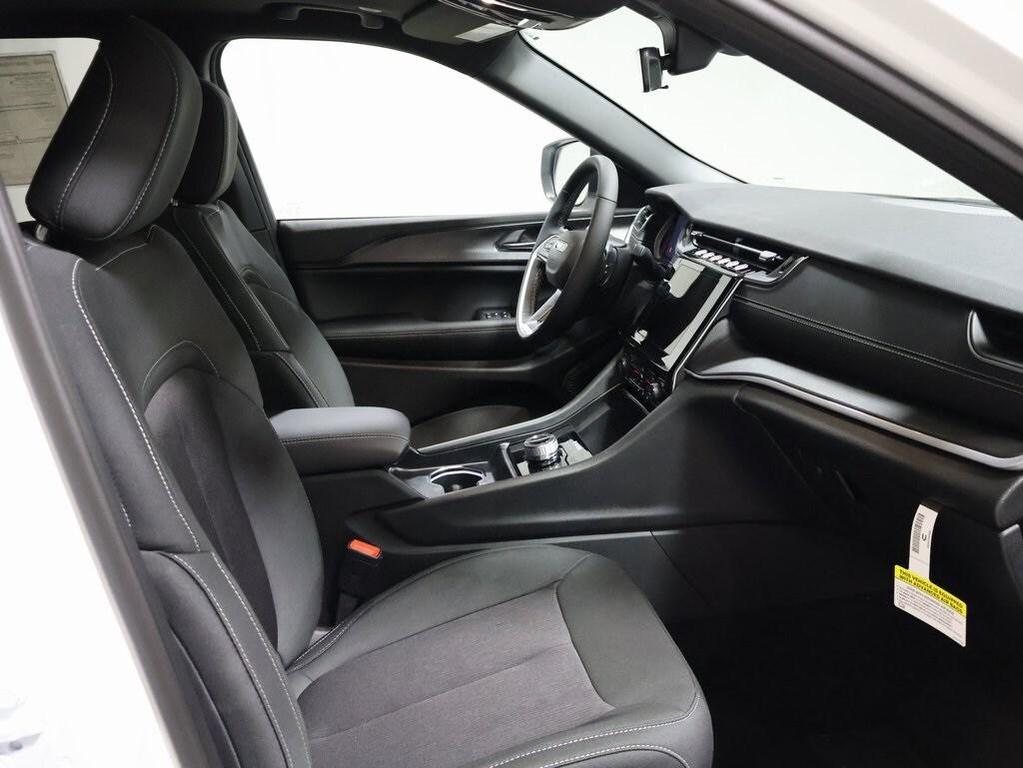 new 2025 Jeep Grand Cherokee L car, priced at $37,804