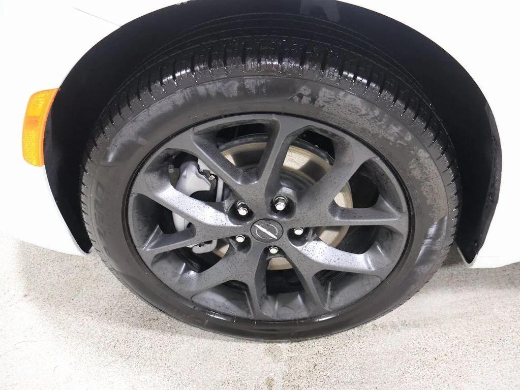 new 2025 Chrysler Pacifica car, priced at $51,304