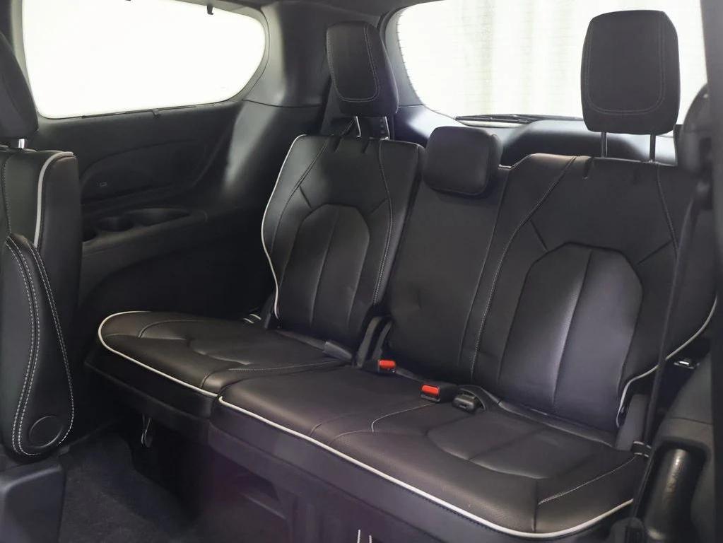 new 2025 Chrysler Pacifica car, priced at $51,304