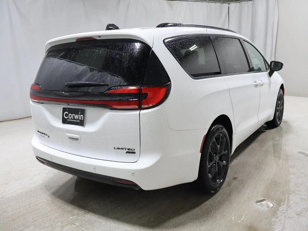 new 2025 Chrysler Pacifica car, priced at $51,304