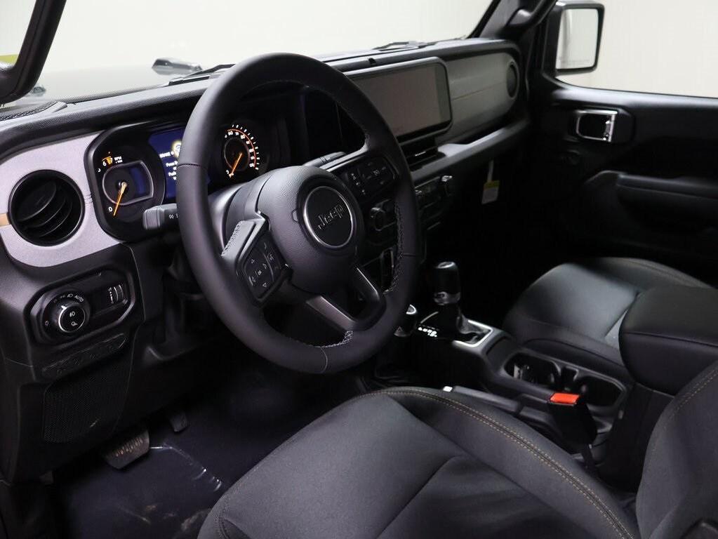 new 2025 Jeep Gladiator car, priced at $47,938