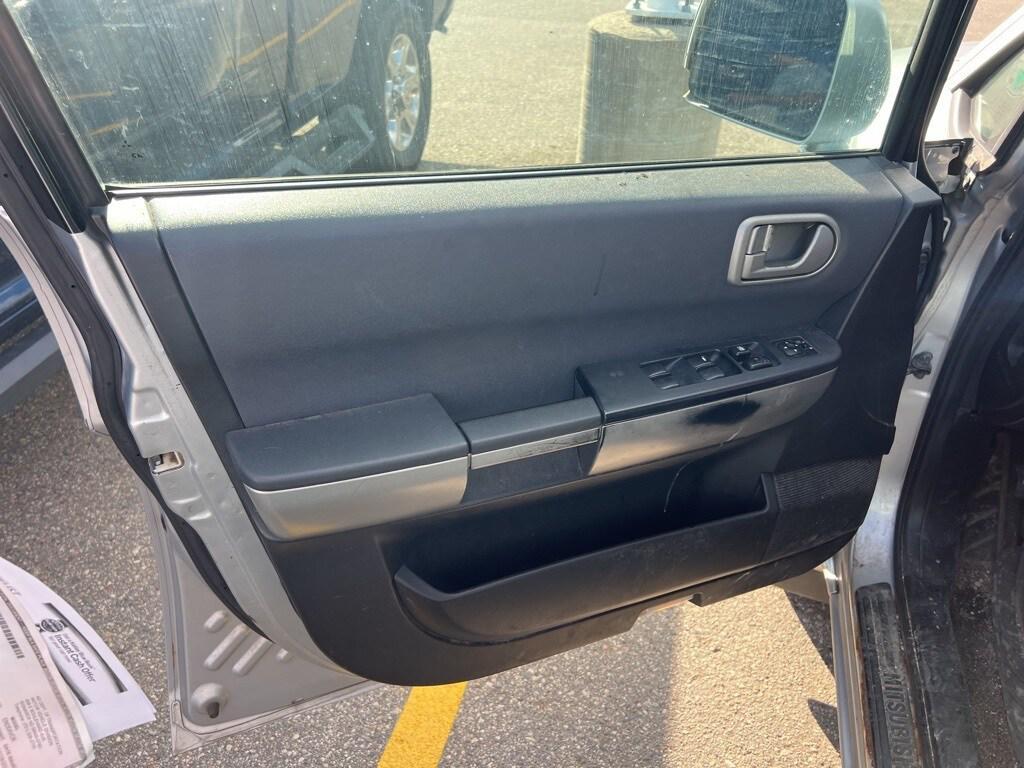 used 2004 Mitsubishi Endeavor car, priced at $2,000