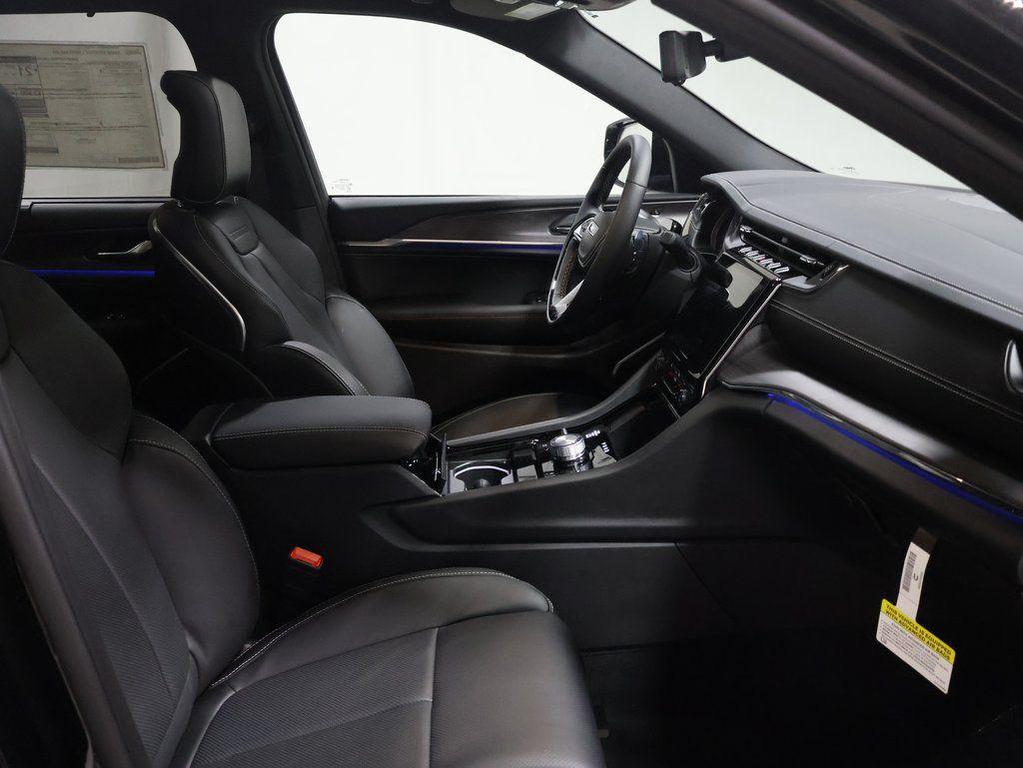 new 2025 Jeep Grand Cherokee L car, priced at $63,390