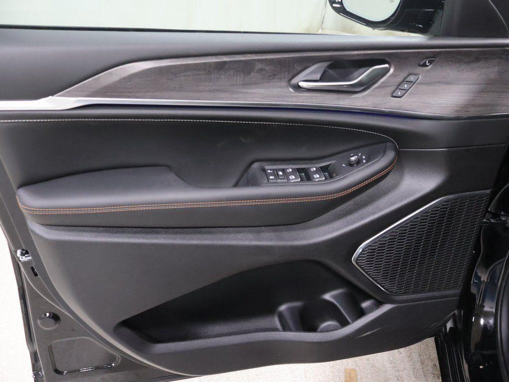 new 2025 Jeep Grand Cherokee L car, priced at $63,390