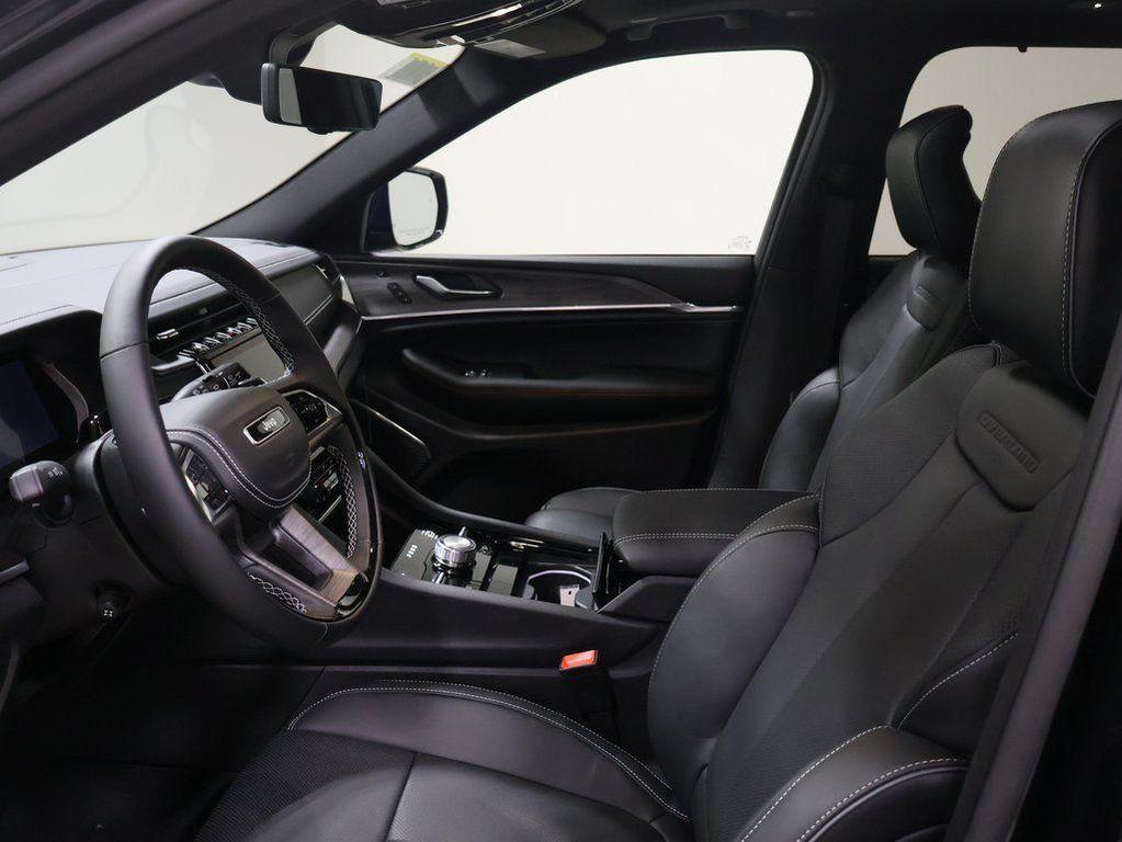 new 2025 Jeep Grand Cherokee L car, priced at $63,390