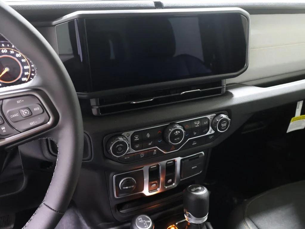 new 2025 Jeep Wrangler car, priced at $39,165