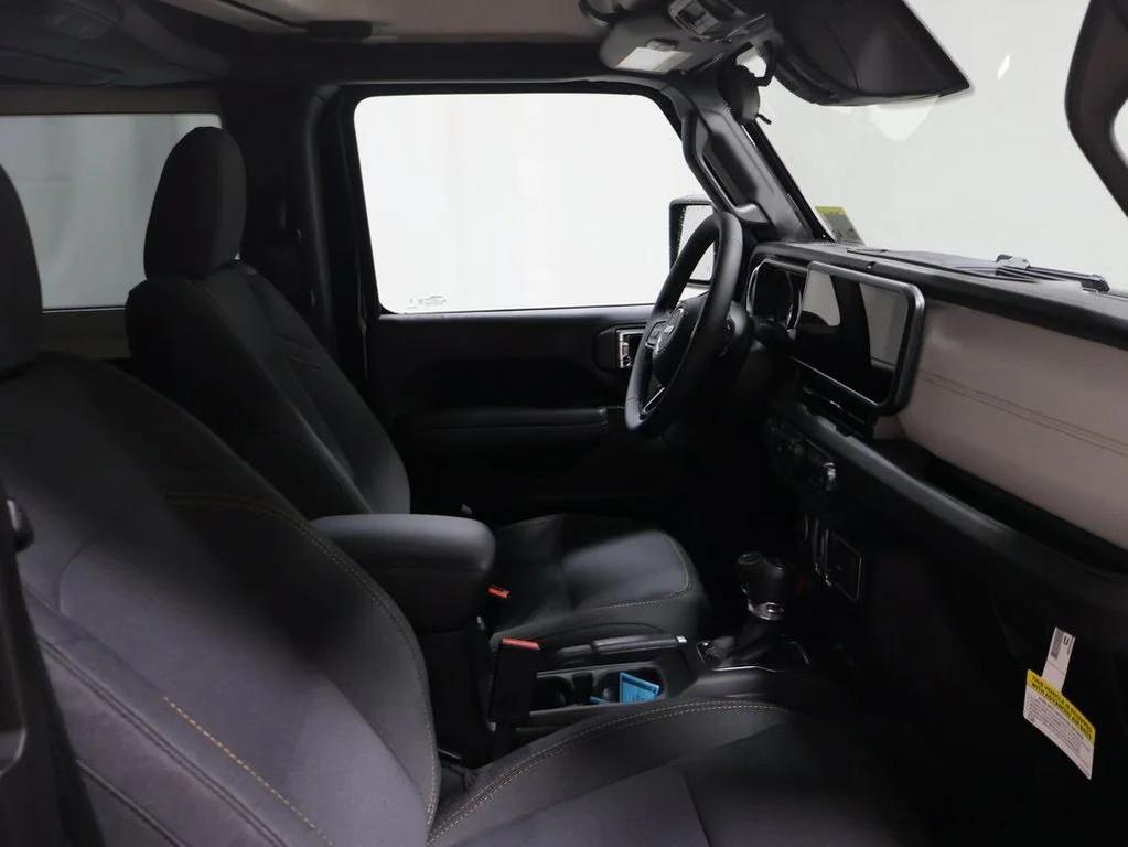 new 2025 Jeep Wrangler car, priced at $39,165