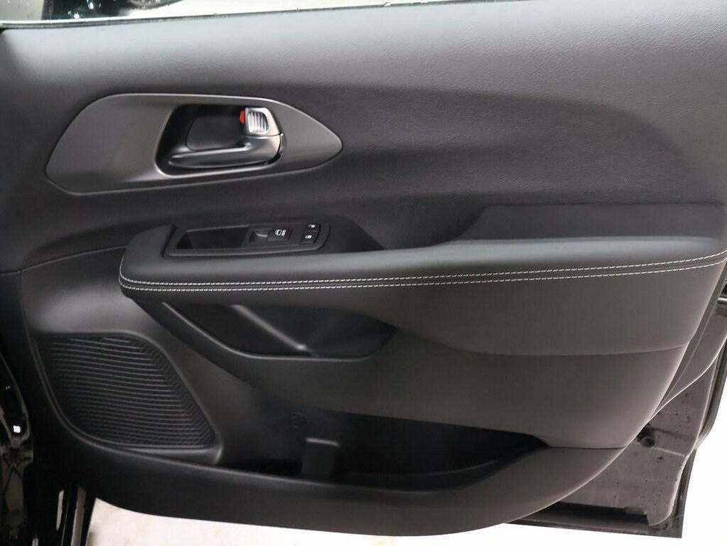 new 2026 Chrysler Pacifica car, priced at $40,794