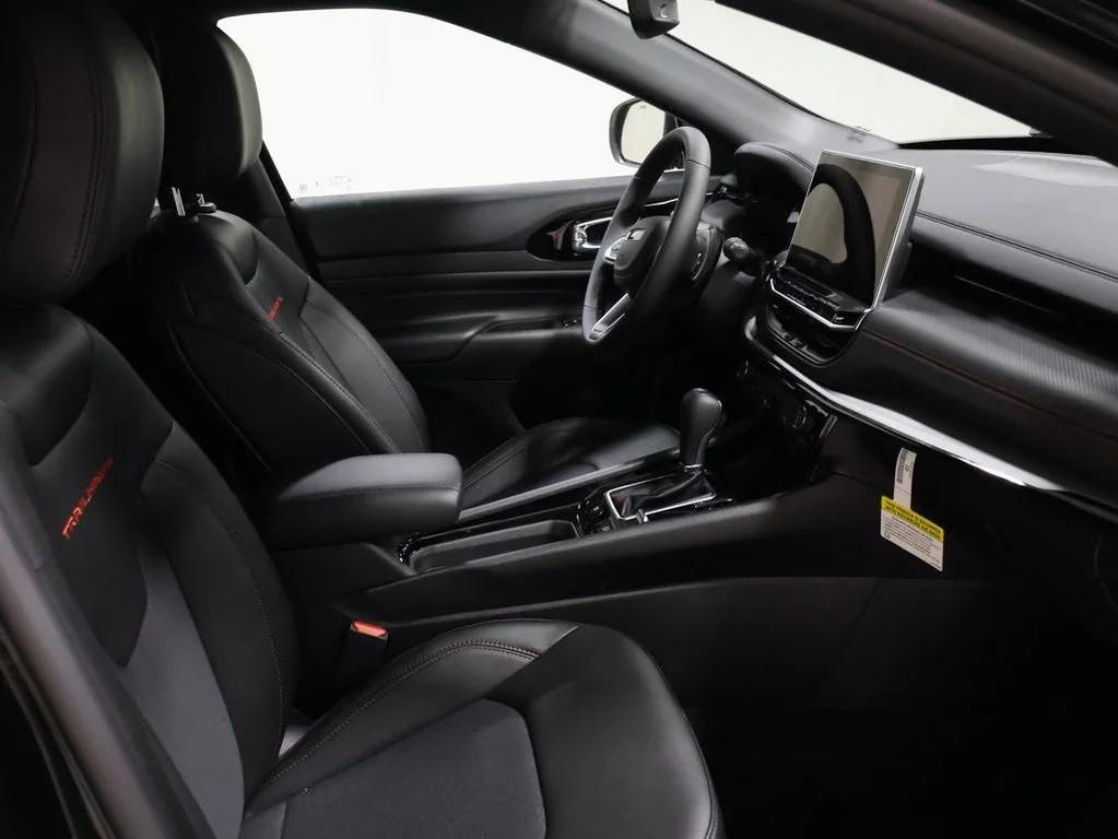 new 2025 Jeep Compass car, priced at $35,612