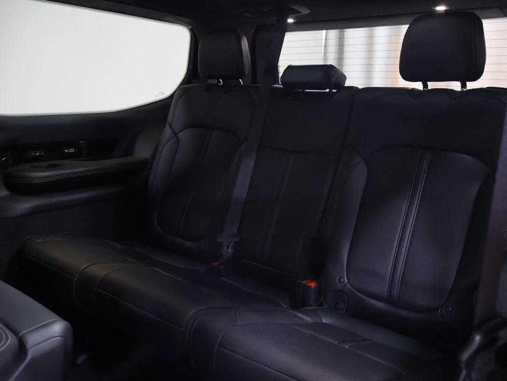 new 2025 Jeep Grand Wagoneer car, priced at $84,317
