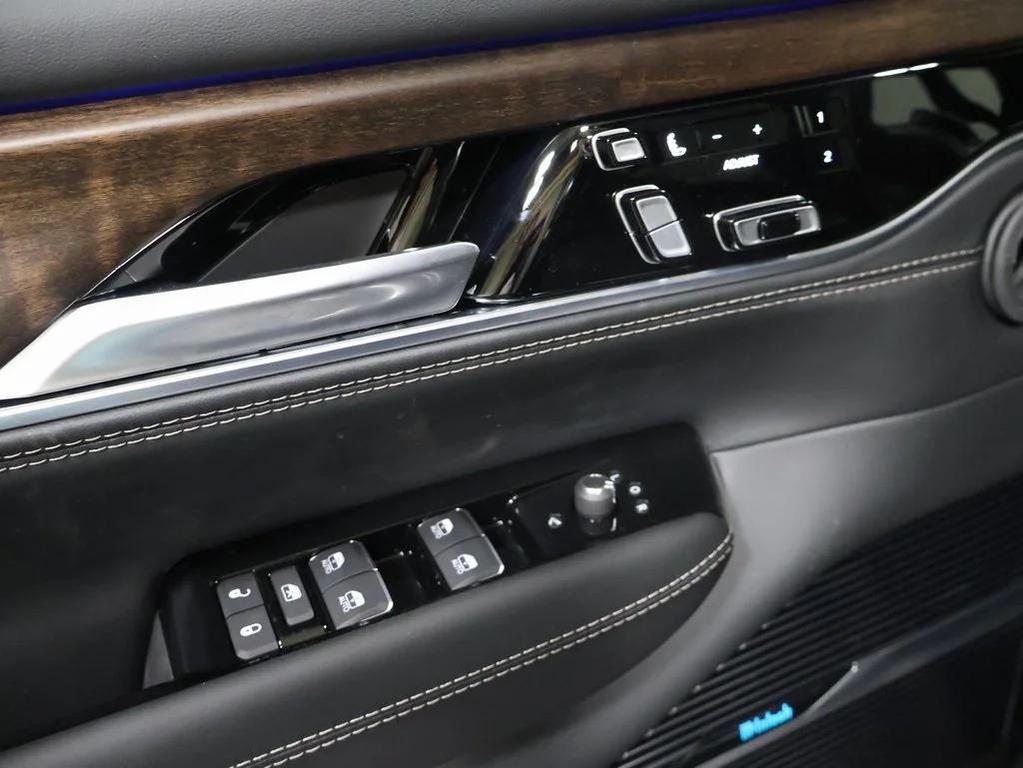 new 2025 Jeep Grand Wagoneer car, priced at $84,317