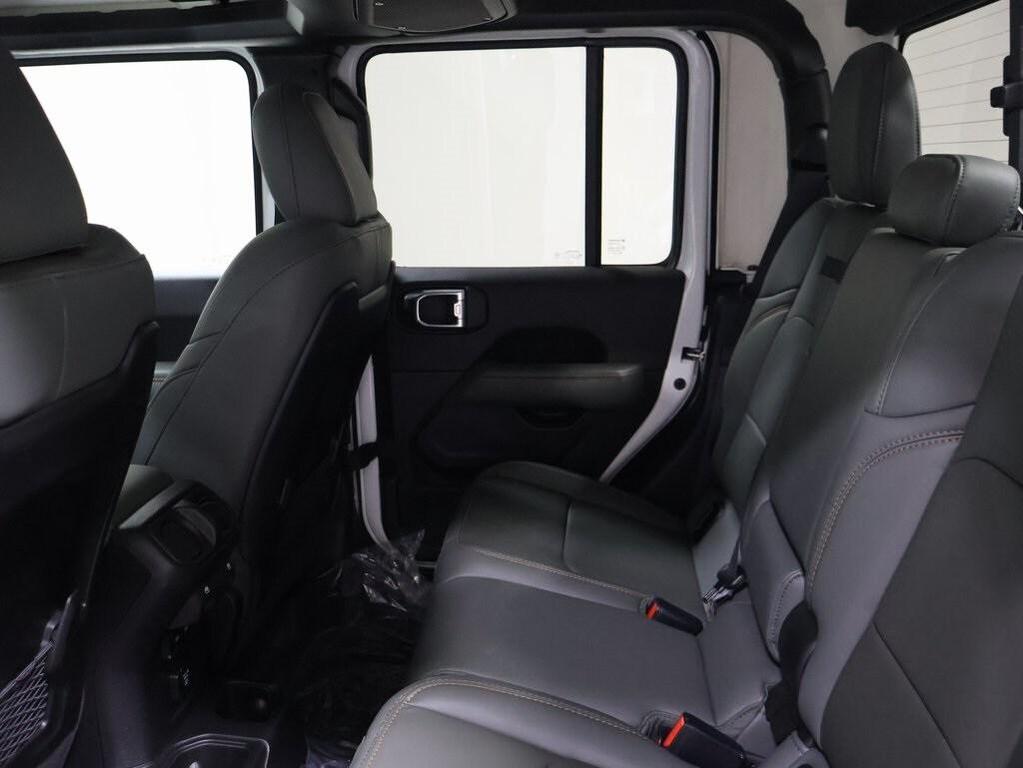 new 2025 Jeep Gladiator car, priced at $51,895