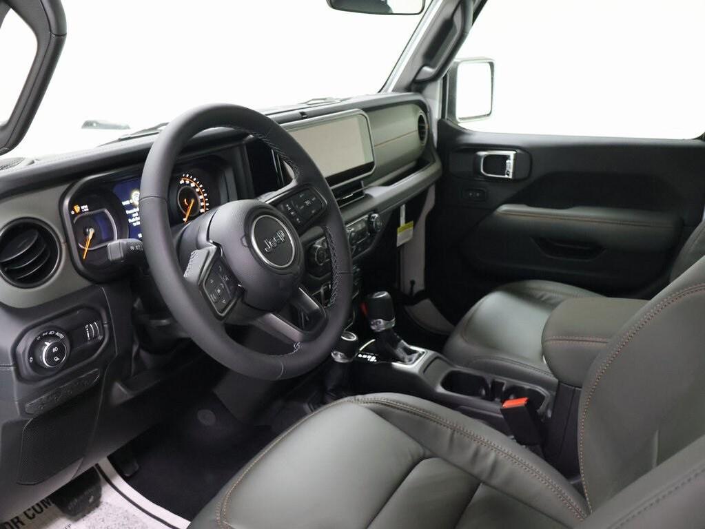 new 2025 Jeep Gladiator car, priced at $51,895
