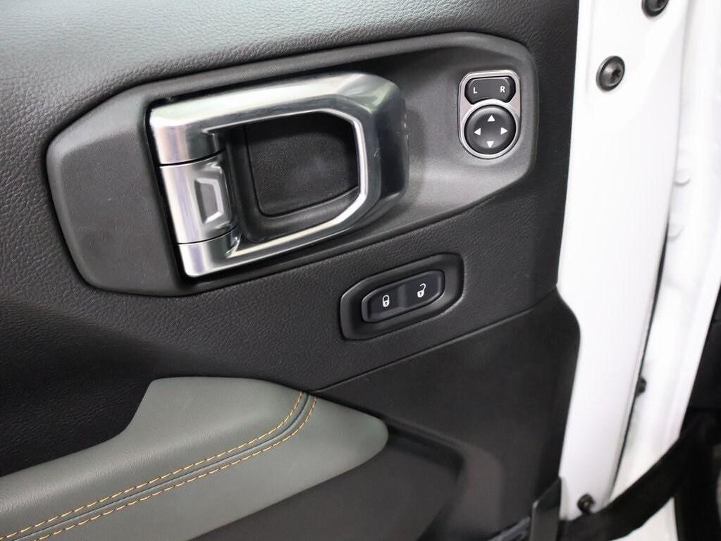 new 2025 Jeep Gladiator car, priced at $51,895