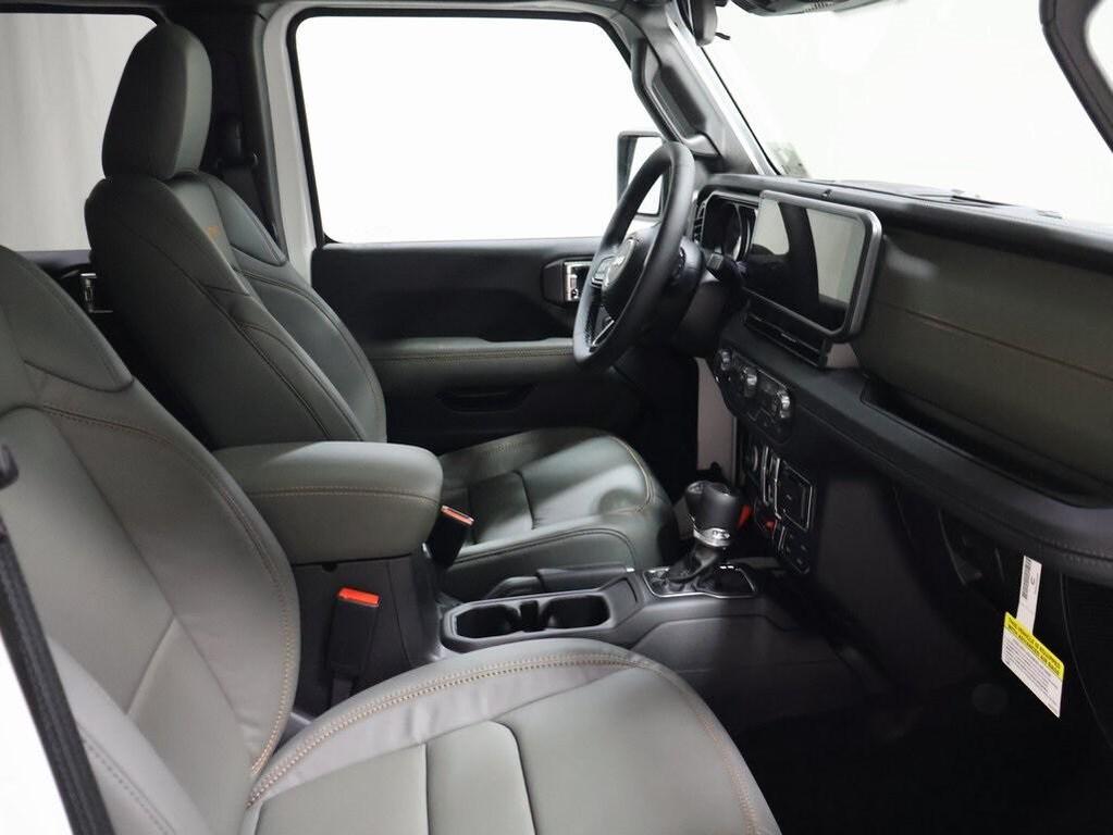 new 2025 Jeep Gladiator car, priced at $51,895