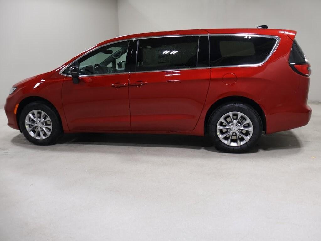 new 2026 Chrysler Pacifica car, priced at $47,059