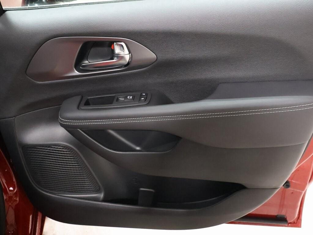 new 2026 Chrysler Pacifica car, priced at $47,059