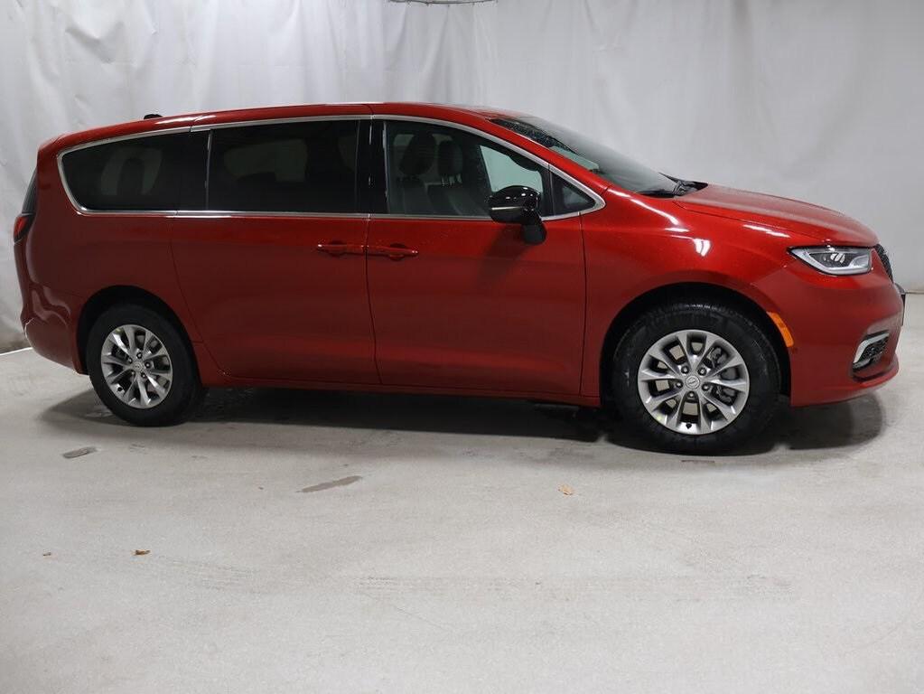 new 2026 Chrysler Pacifica car, priced at $47,059