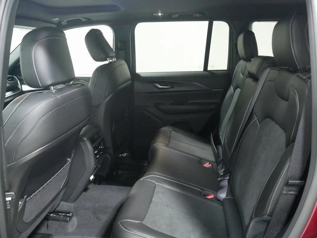 new 2025 Jeep Grand Cherokee car, priced at $42,664
