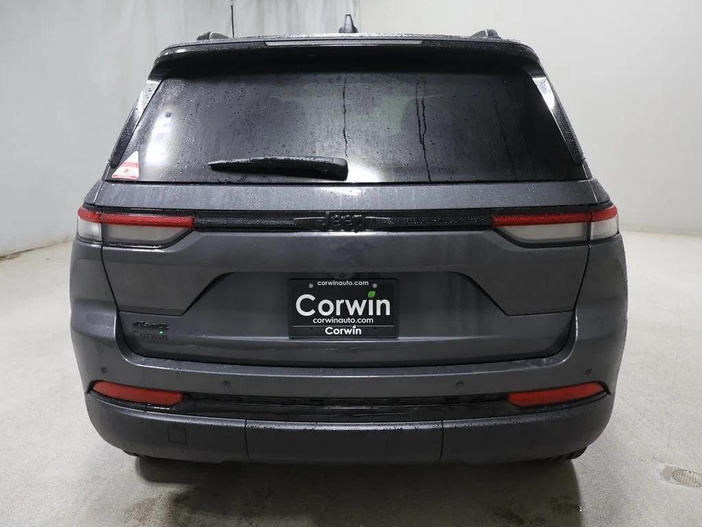 new 2025 Jeep Grand Cherokee car, priced at $42,664