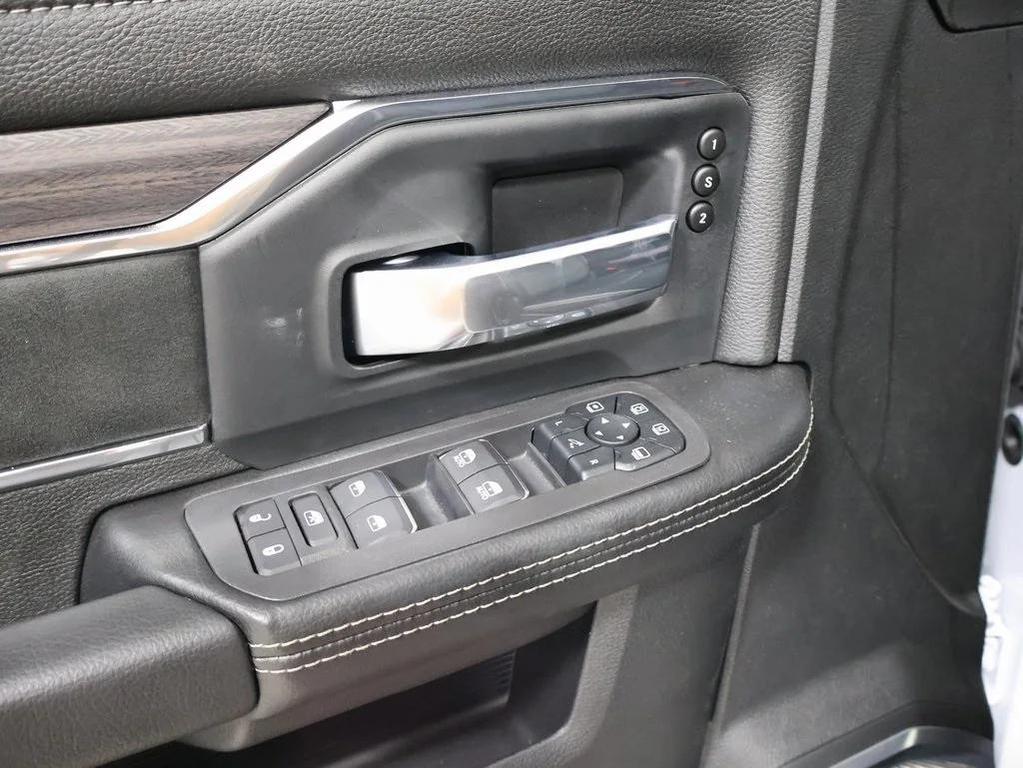 new 2025 Ram 2500 car, priced at $77,152