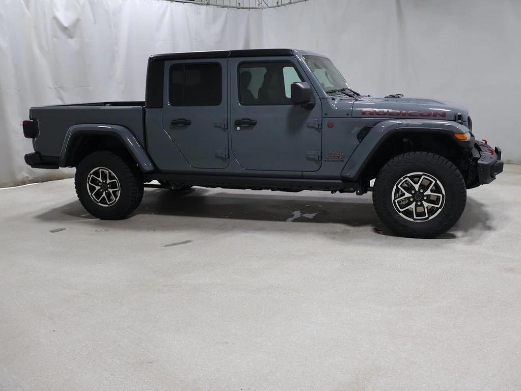 new 2025 Jeep Gladiator car, priced at $51,723