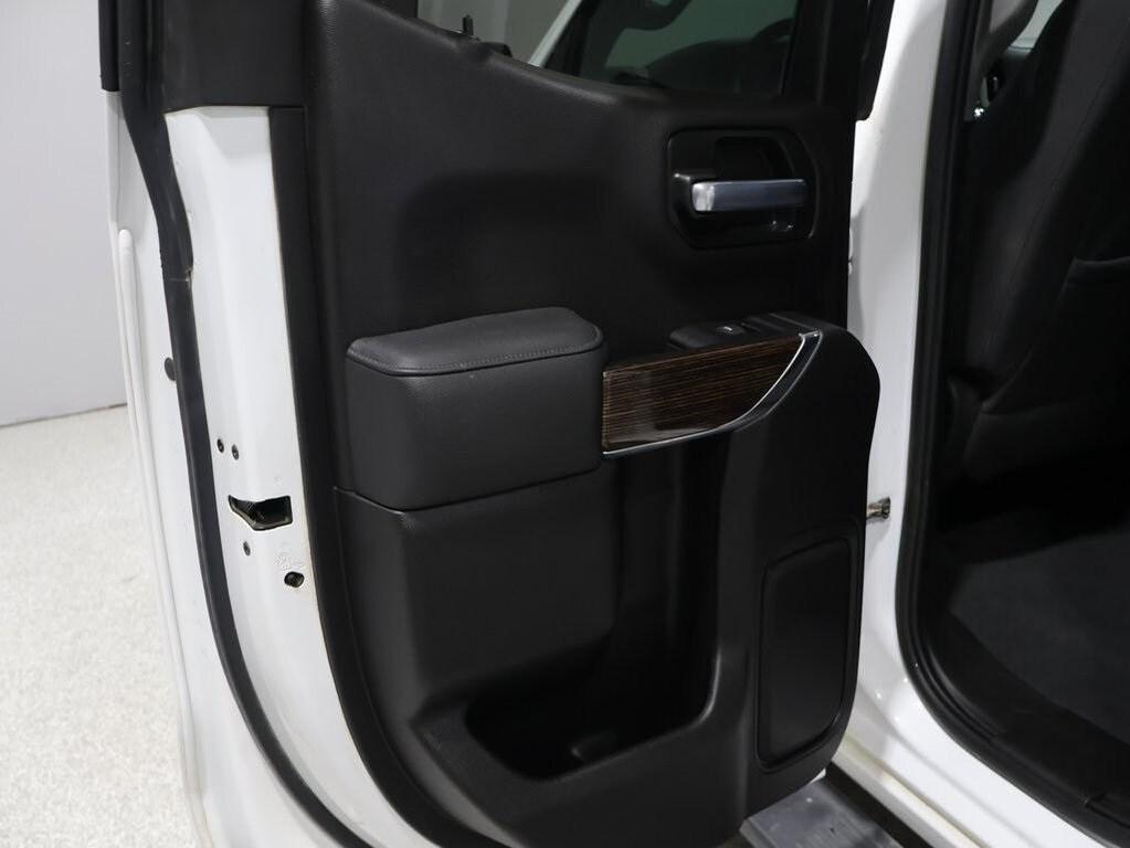 used 2022 GMC Sierra 1500 car, priced at $34,000