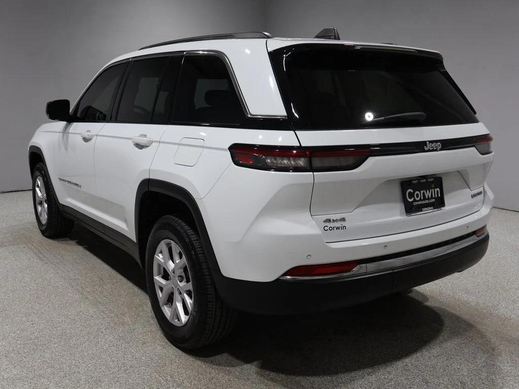 used 2022 Jeep Grand Cherokee car, priced at $30,555
