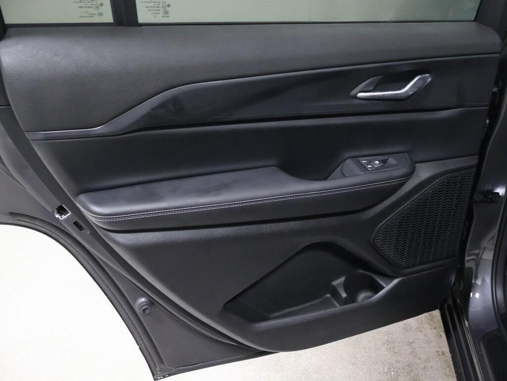 new 2025 Jeep Grand Cherokee L car, priced at $39,478