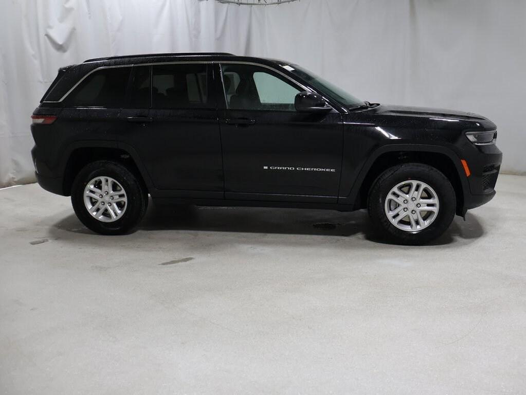 new 2025 Jeep Grand Cherokee car, priced at $38,433