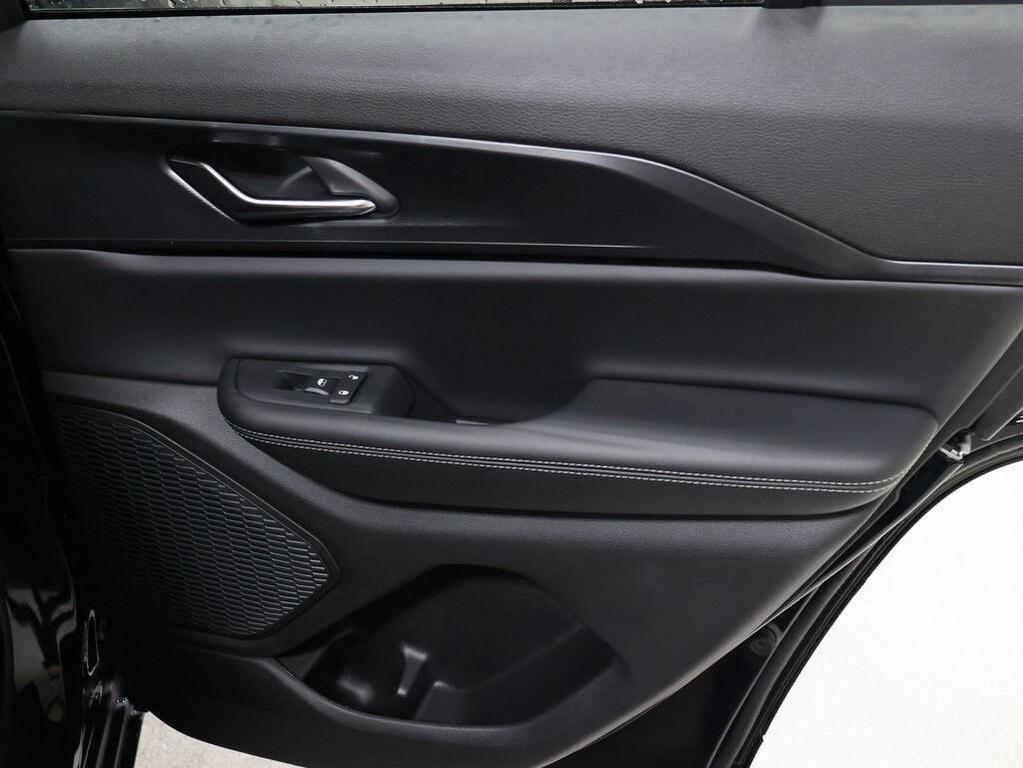 new 2025 Jeep Grand Cherokee car, priced at $38,433