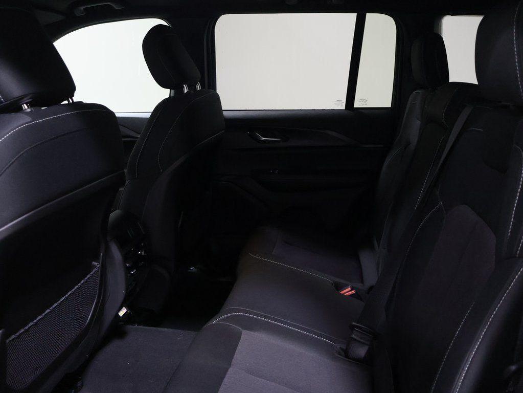 new 2025 Jeep Grand Cherokee car, priced at $37,131