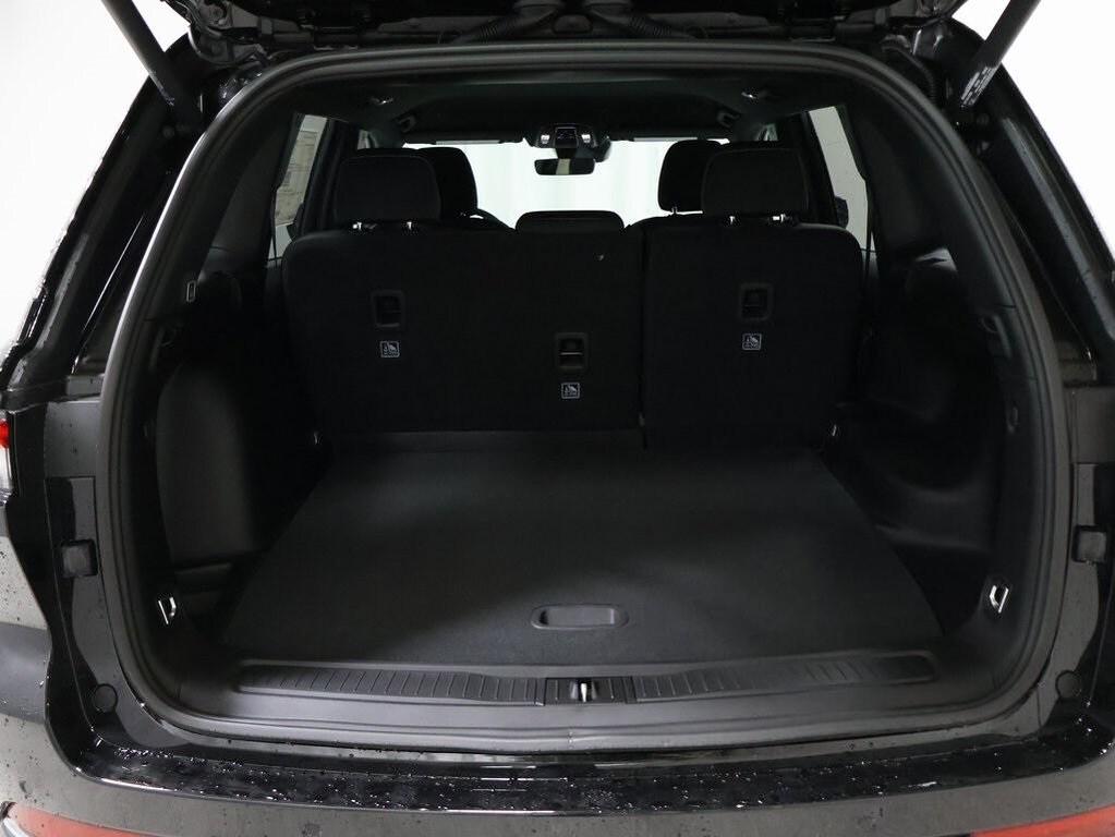 new 2025 Jeep Grand Cherokee car, priced at $38,433