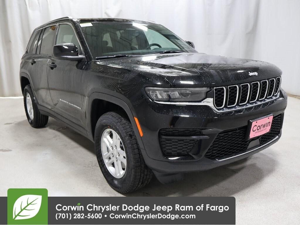 new 2025 Jeep Grand Cherokee car, priced at $40,170